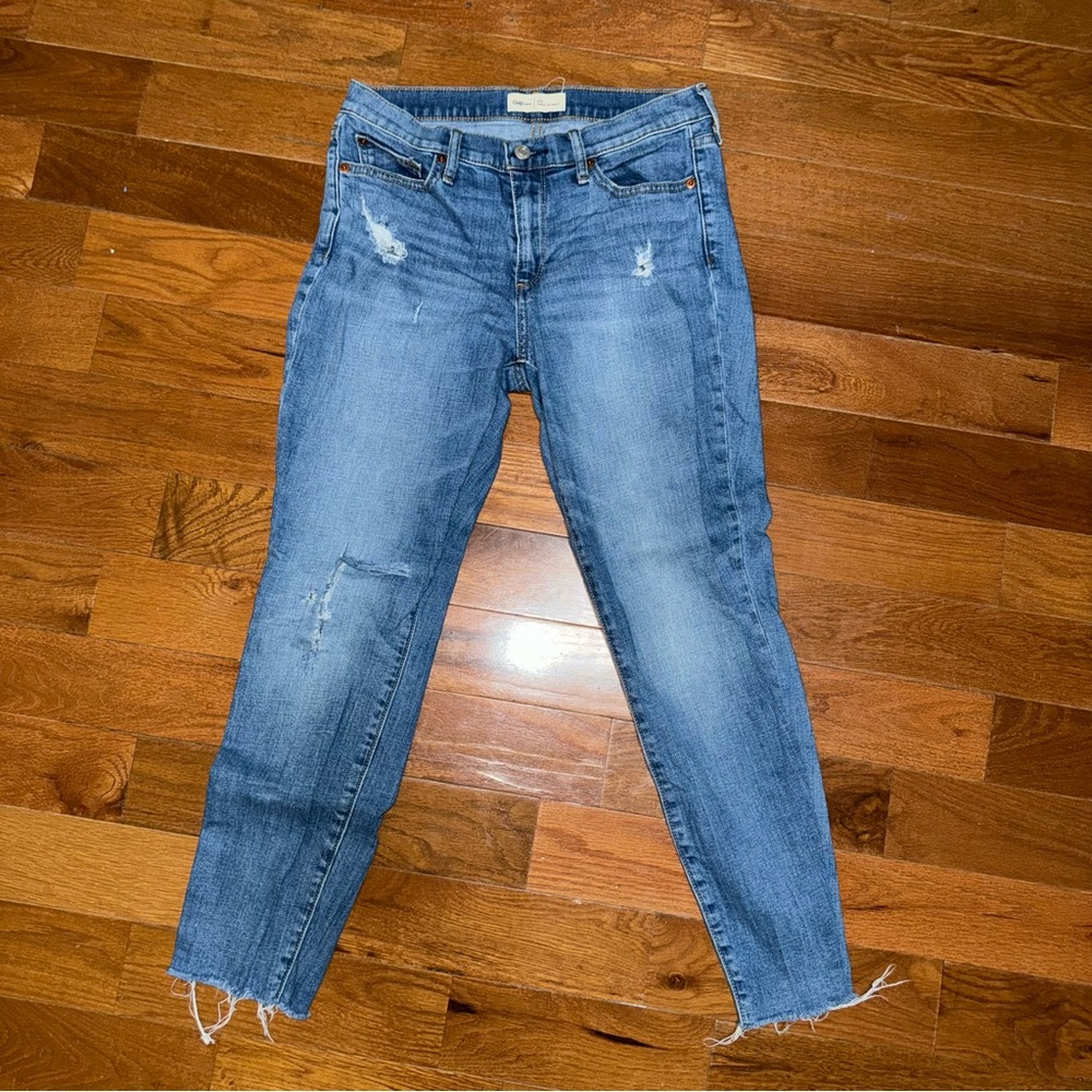 Gap women’s jeans 28r true skinny